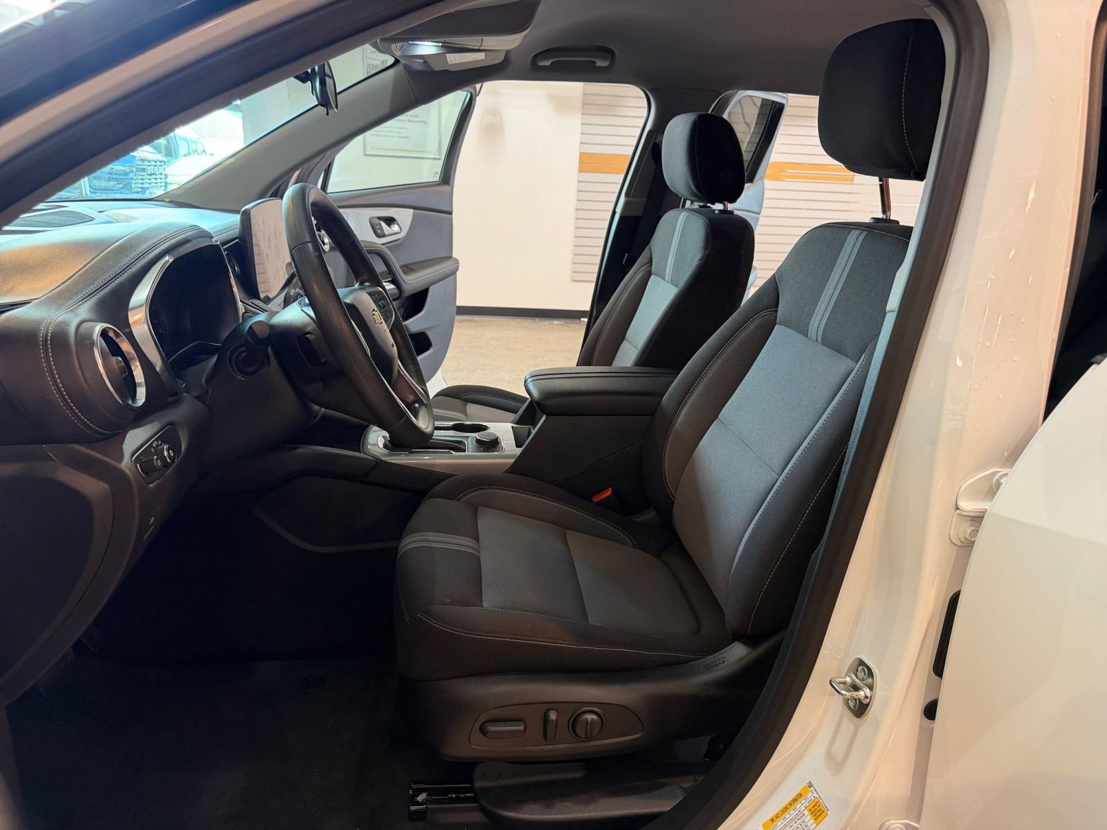 Used 2026 Chevrolet Blazer LT FWD image 26