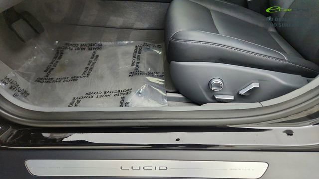 Used 2025 Lucid Air Touring AWD/4WD image 33