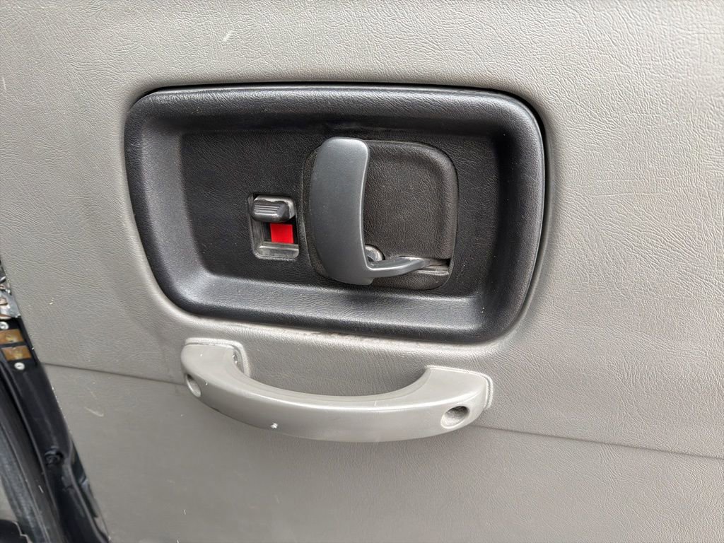 Used 2017 Chevrolet Express 2500 LS image 21