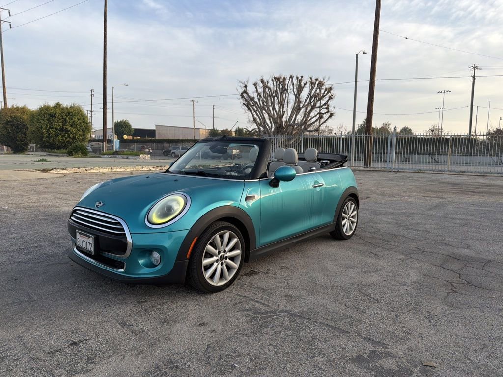 Used 2019 MINI Cooper Convertible w/ Premium Package image 9