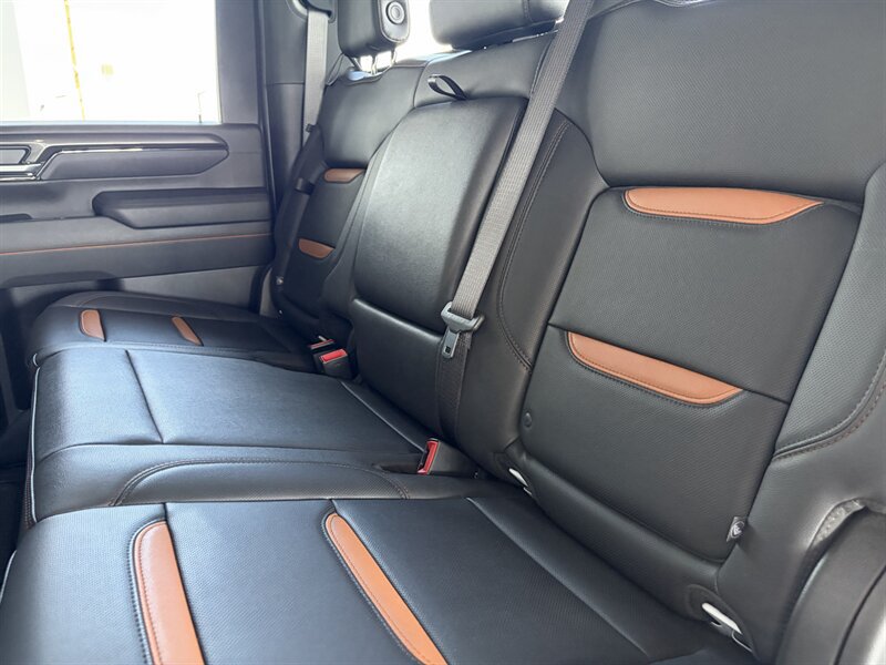 Used 2025 GMC Sierra 2500 AT4 AWD/4WD image 19