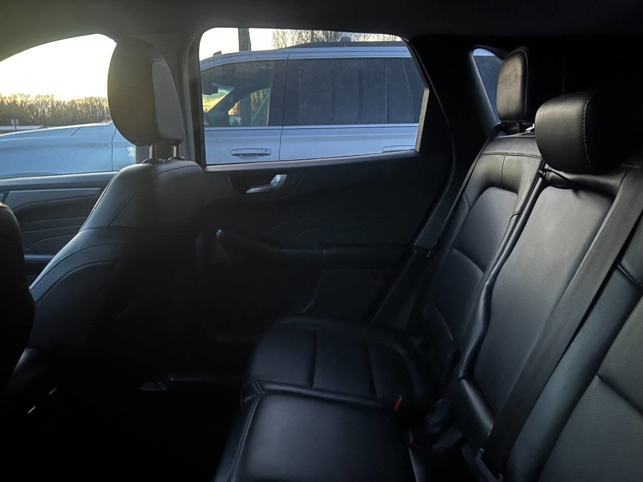 Used 2022 Ford Escape Titanium image 12