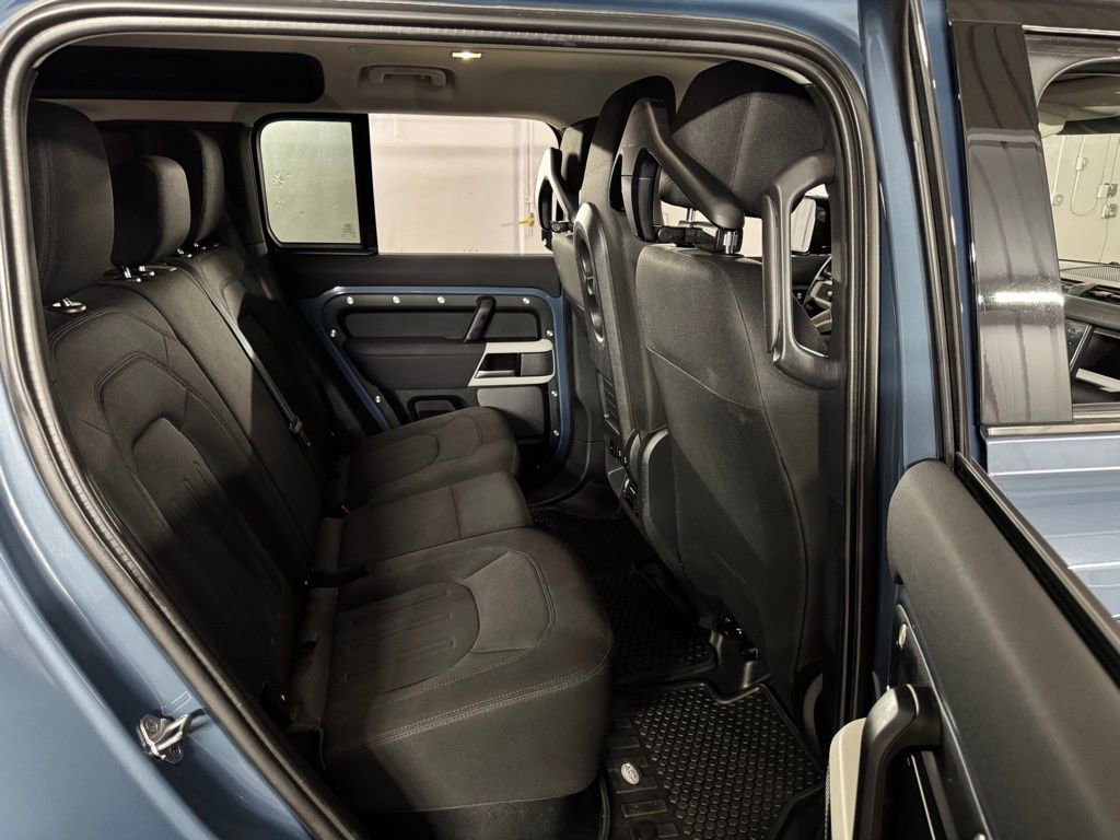 Used 2022 Land Rover Defender 110 image 49