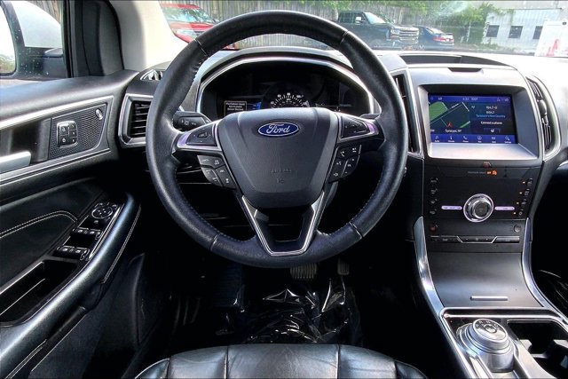 Used 2020 Ford Edge Titanium AWD/4WD image 4