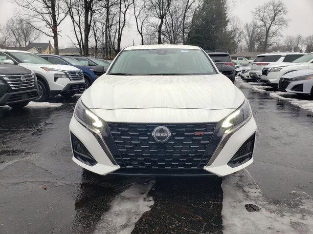 New 2025 Nissan Altima 2.5 SR image 9