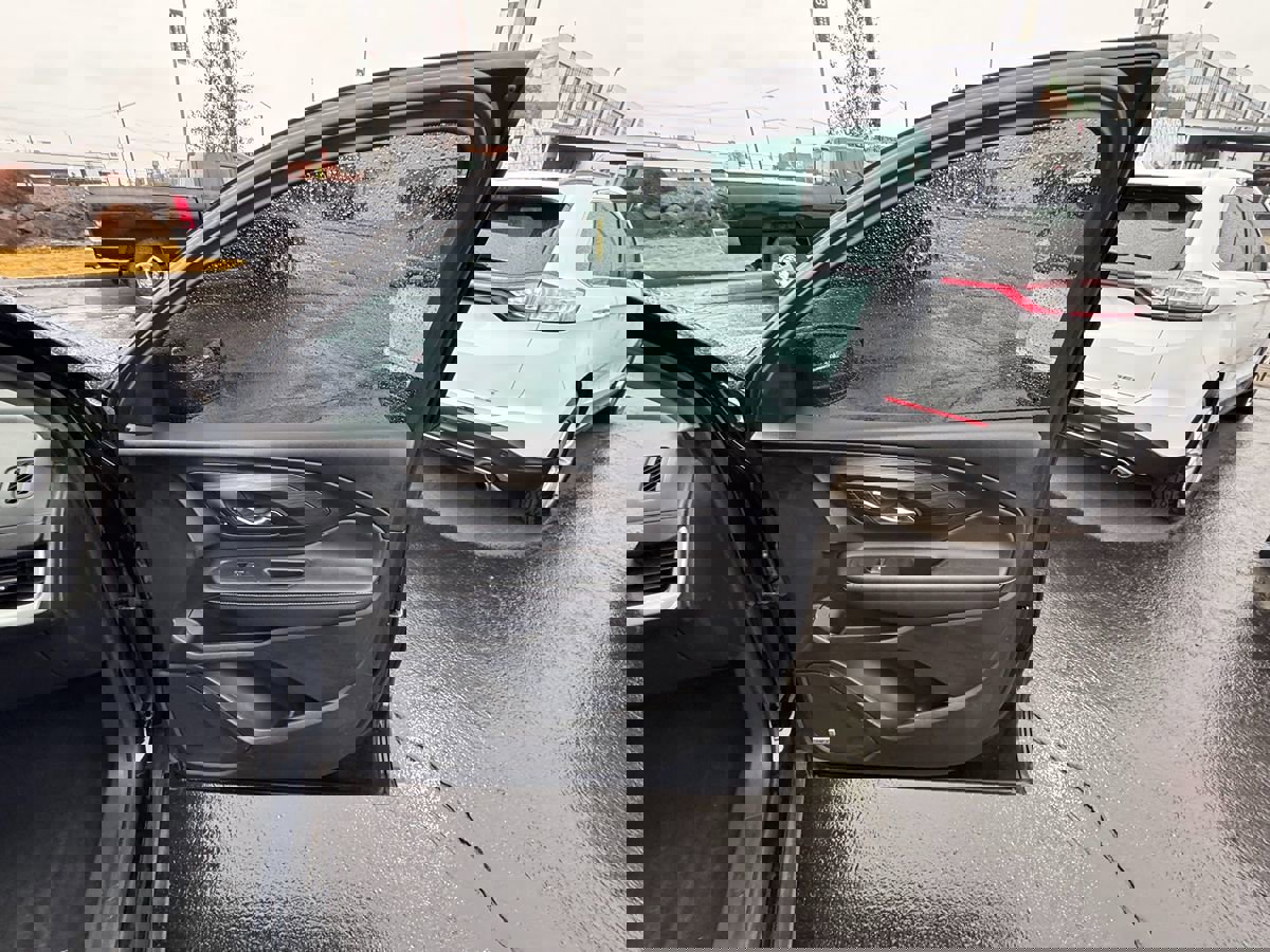 Used 2022 GMC Terrain SLT w/ Infotainment Package II image 22