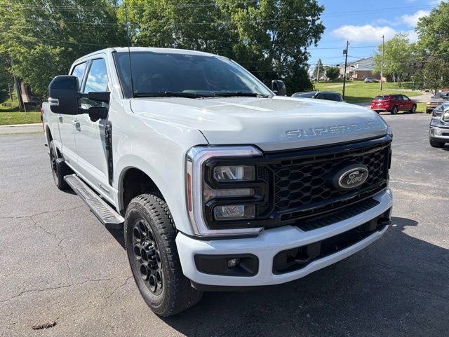 Used 2025 Ford F250 Lariat w/ Black Appearance Package AWD/4WD image 3