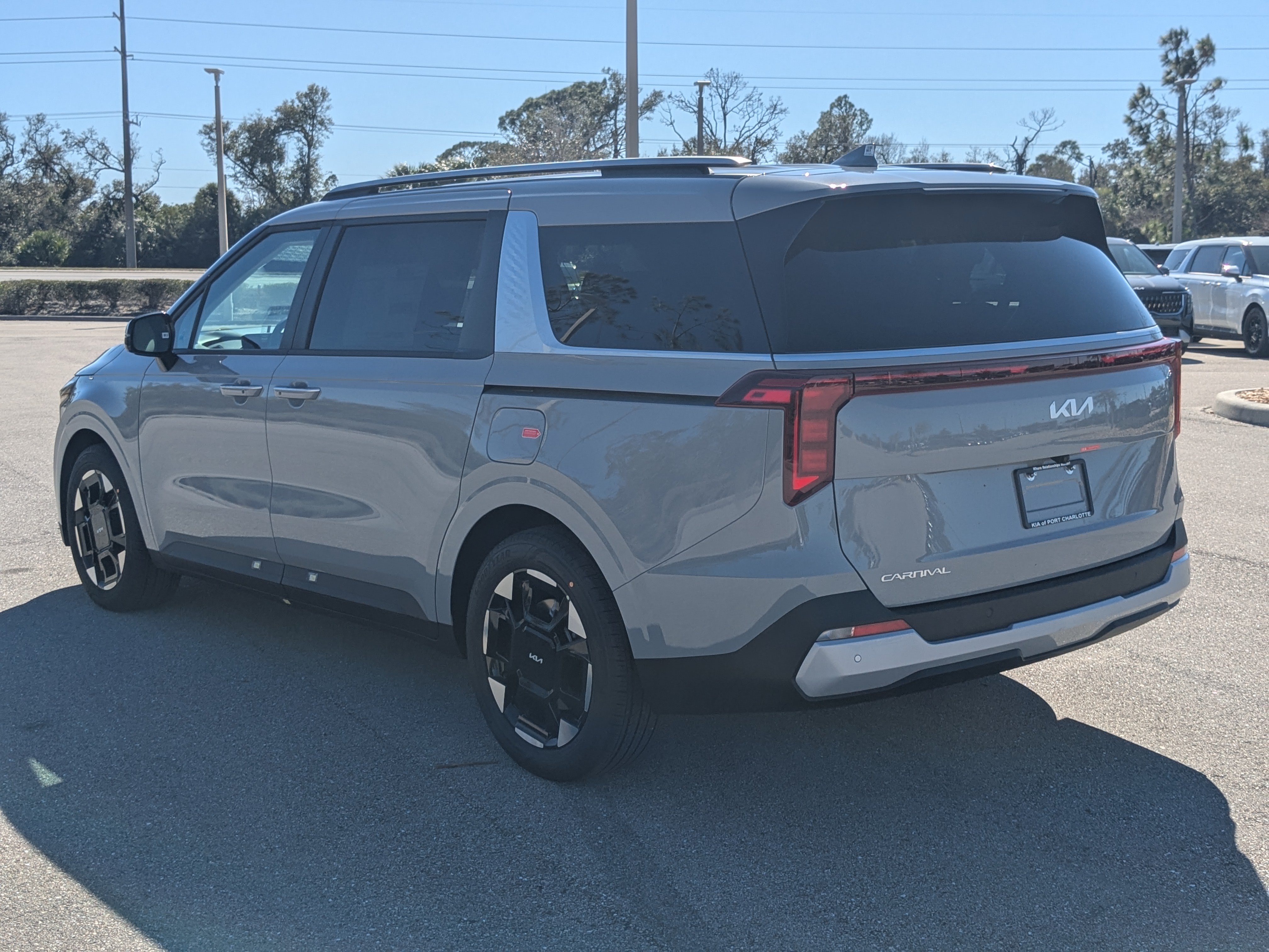 New 2026 Kia Carnival EX FWD image 7