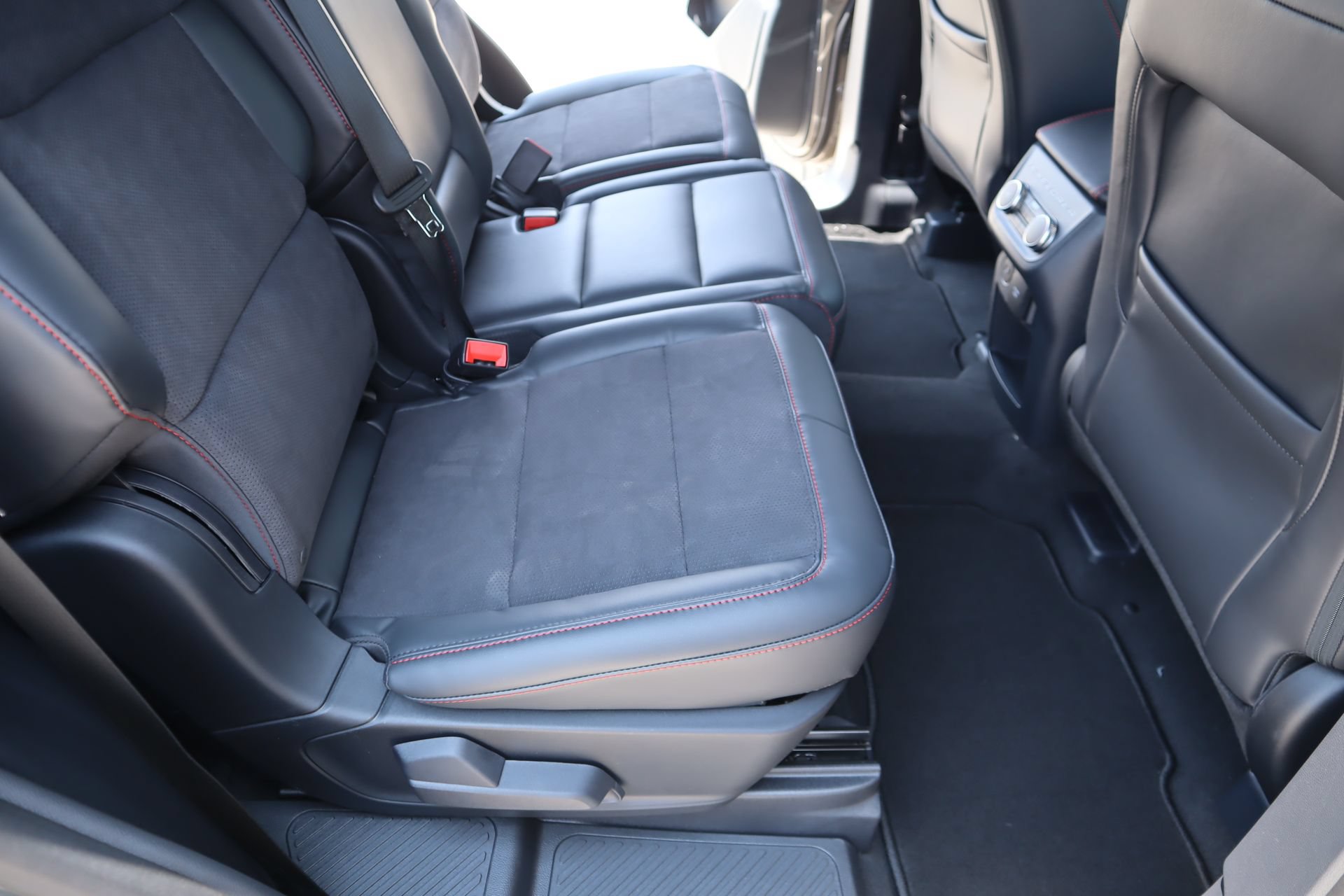 New 2026 Ford Explorer ST w/ Sun And Sound Package AWD/4WD image 17