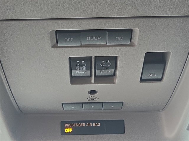 Used 2018 Chevrolet Silverado 1500 High Country image 23