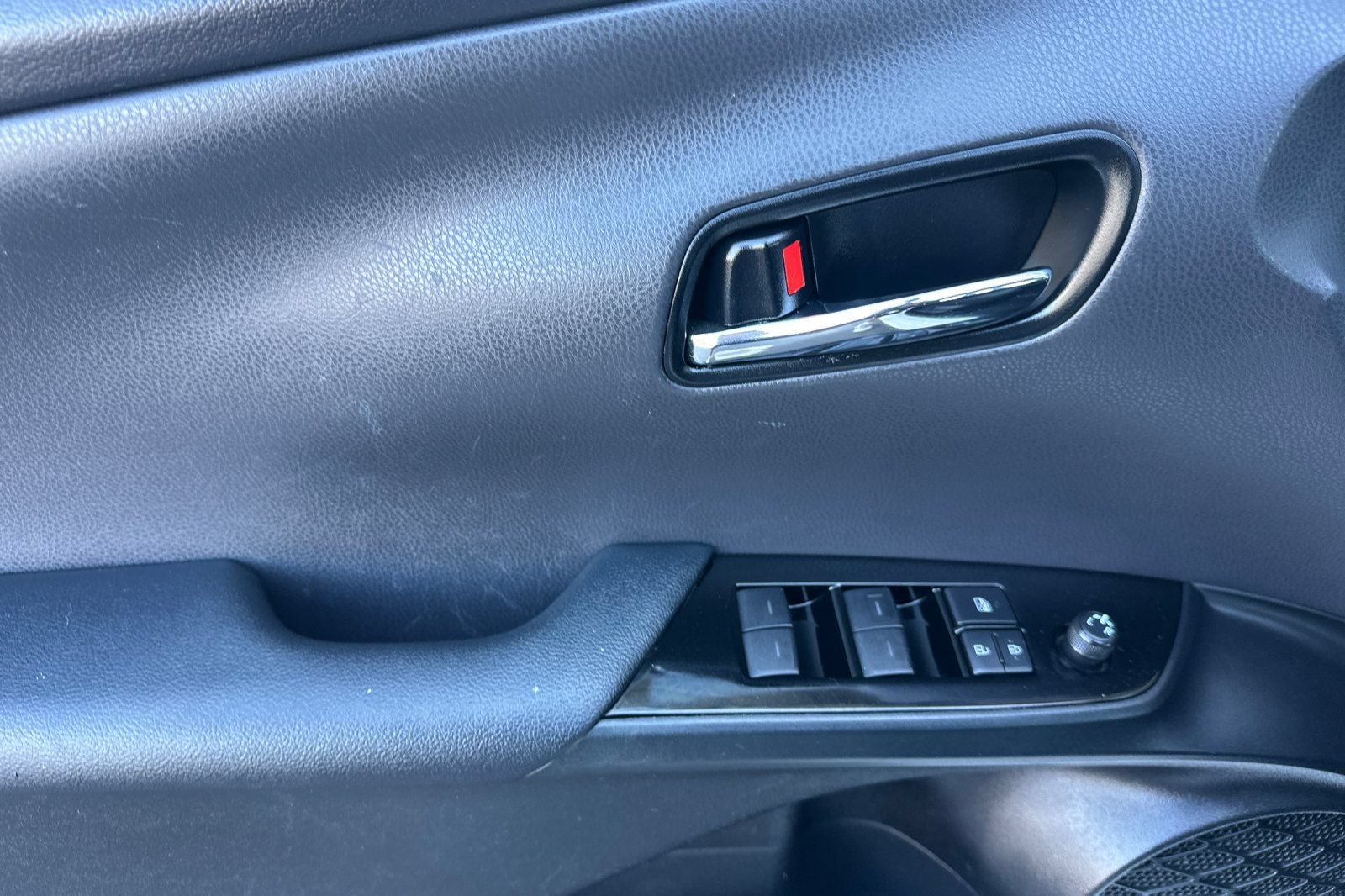 Used 2020 Toyota Prius Prime LE FWD image 10