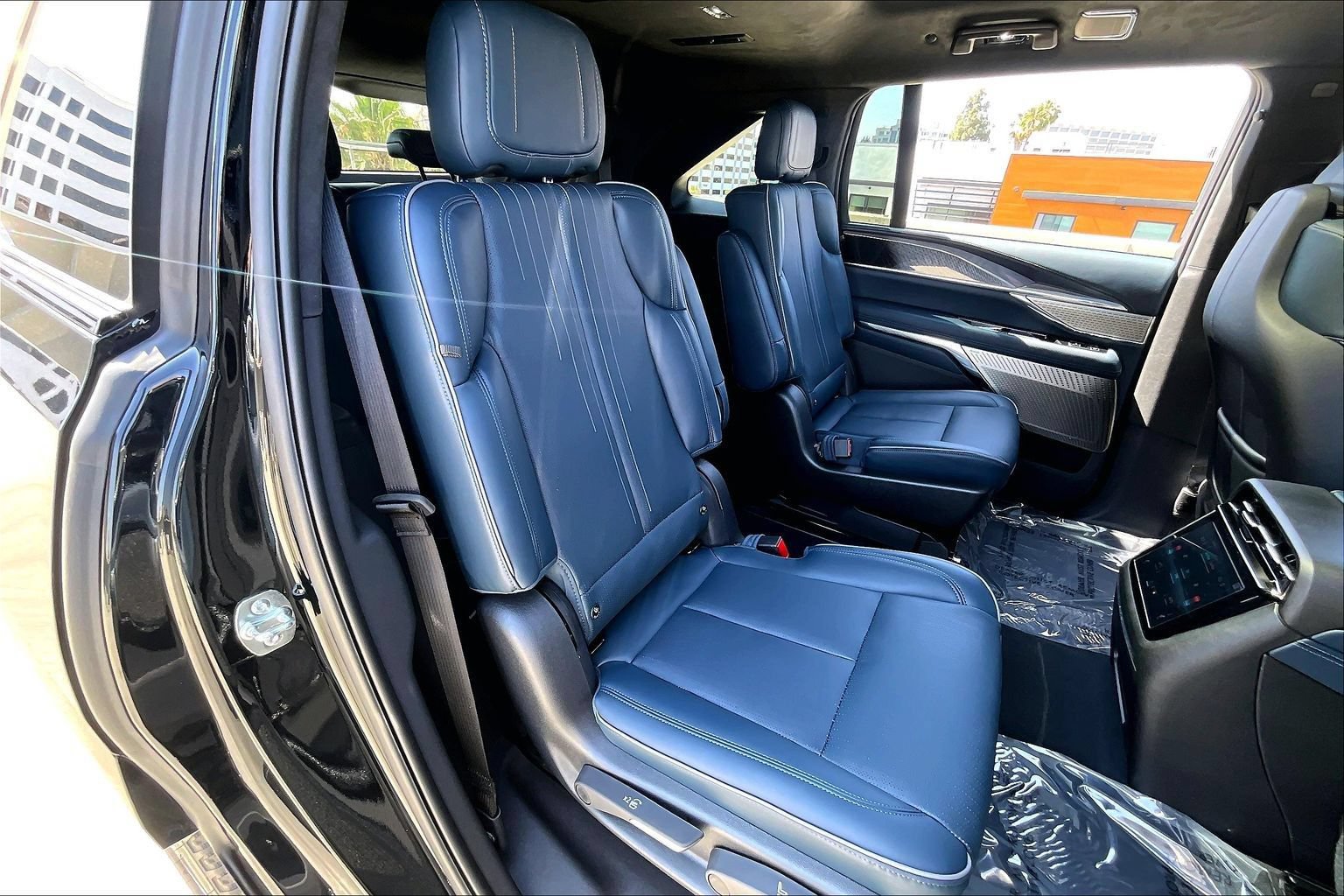 New 2026 Cadillac Escalade IQ Luxury 2 w/ LPO, Floor Liner Package AWD/4WD image 32