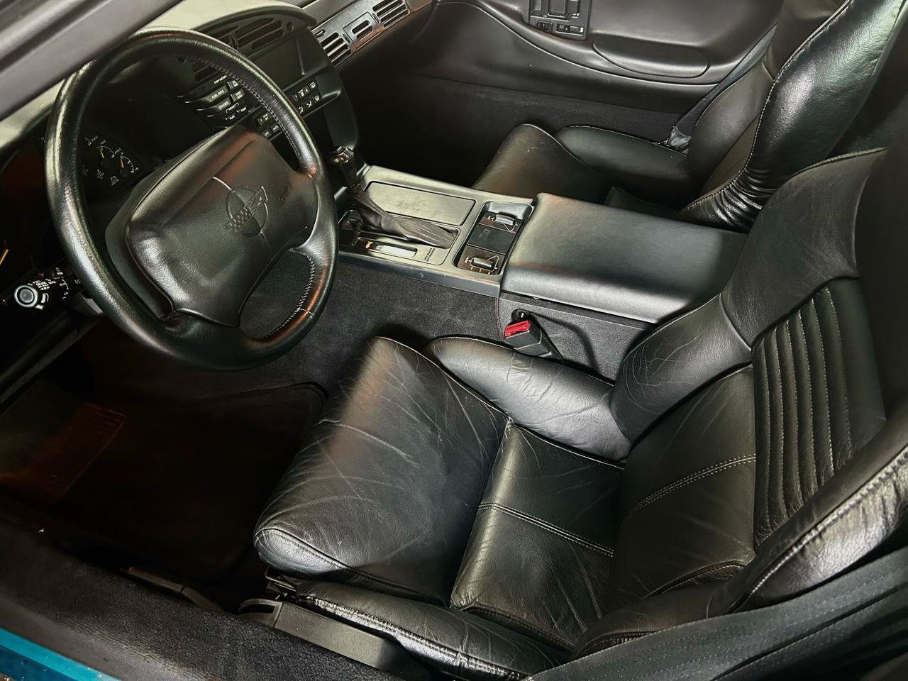 Used 1995 Chevrolet Corvette Coupe RWD image 12