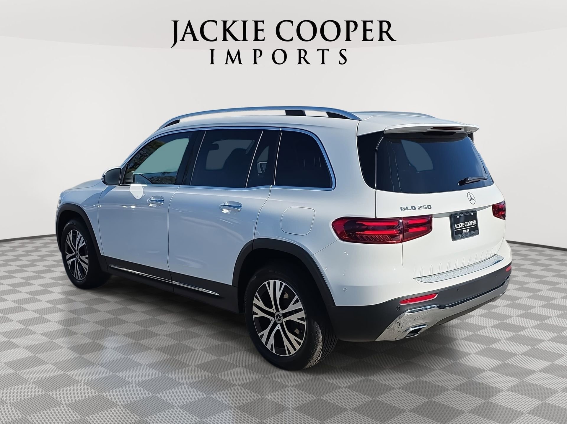 Certified 2025 Mercedes-Benz GLB 250 image 7