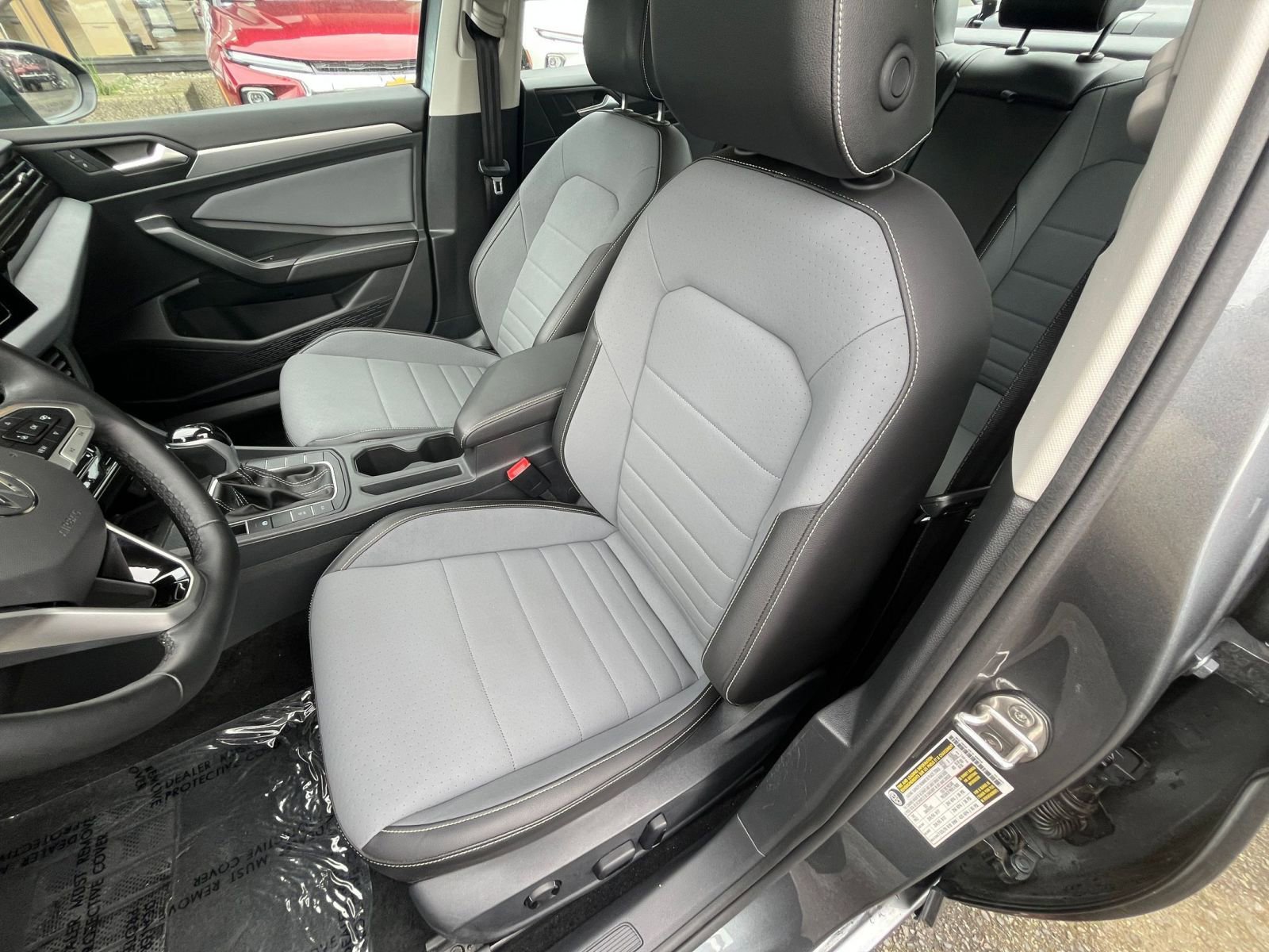Used 2025 Volkswagen Jetta SE image 39