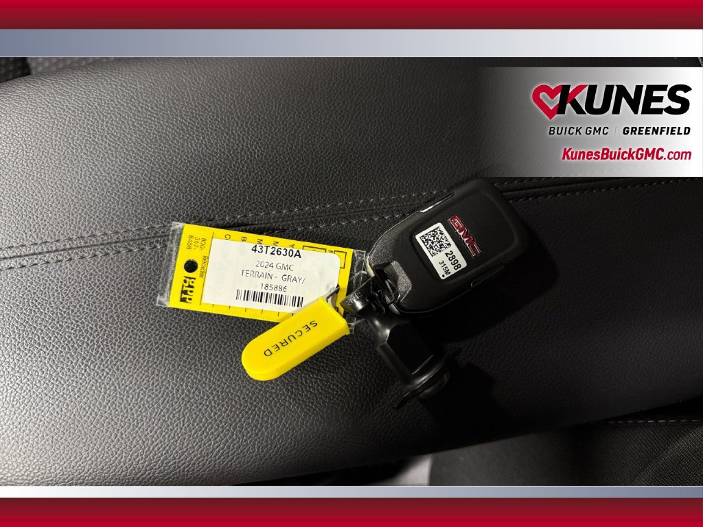Used 2024 GMC Terrain SLE w/ Driver Convenience Package FWD image 40