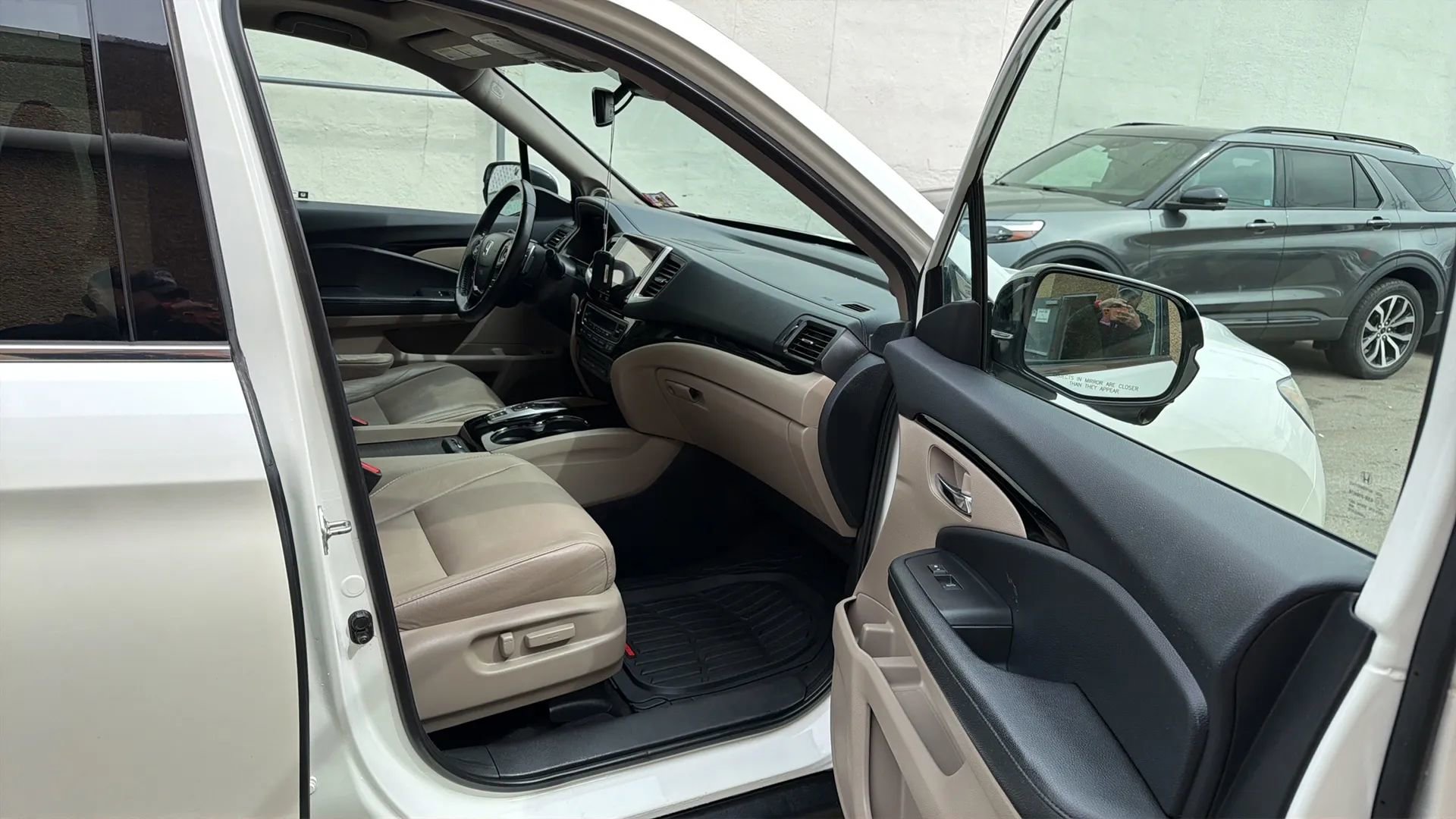 Used 2017 Honda Pilot Touring image 25