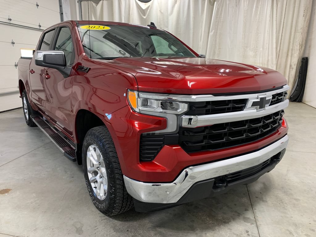 Used 2023 Chevrolet Silverado 1500 LT w/ Z71 Off-Road Package AWD/4WD image 14