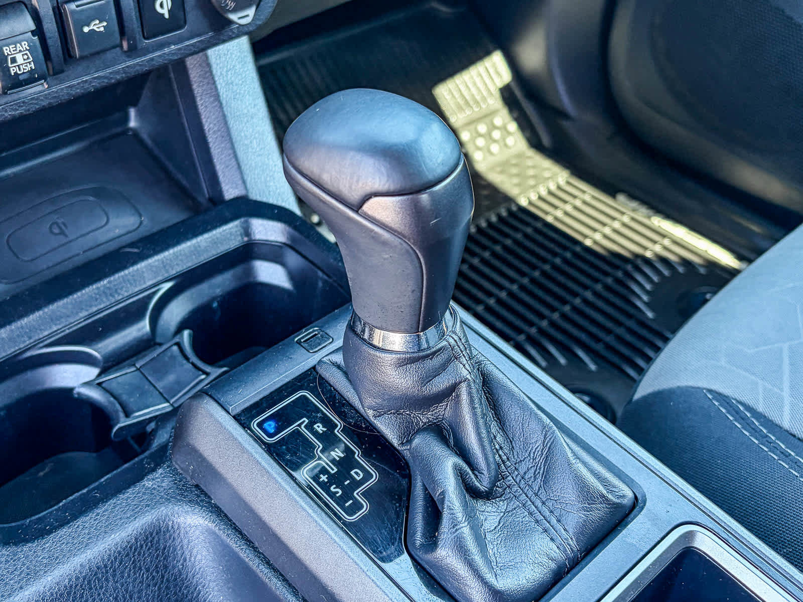 Used 2020 Toyota Tacoma TRD Sport AWD/4WD image 18