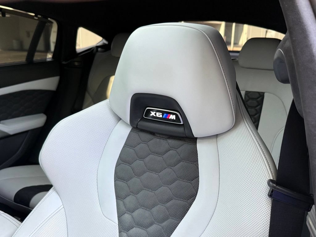 Used 2021 BMW X6 M w/ Executive Package AWD/4WD image 3