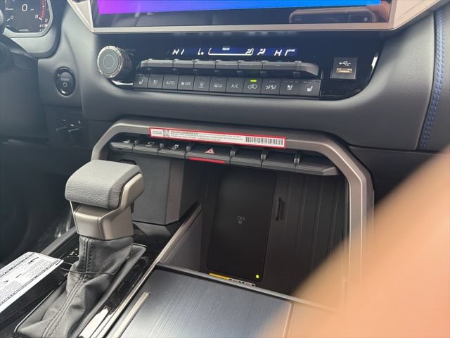 New 2026 Toyota Sequoia Platinum AWD/4WD image 32
