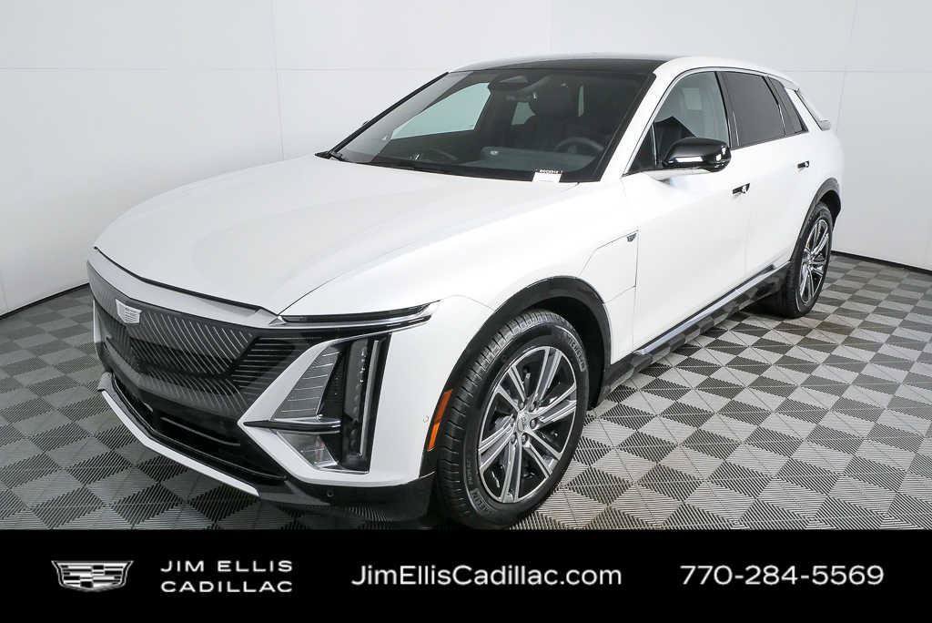 Certified 2025 Cadillac Lyriq Luxury w/ LPO, Floor Liner Package AWD/4WD image 31