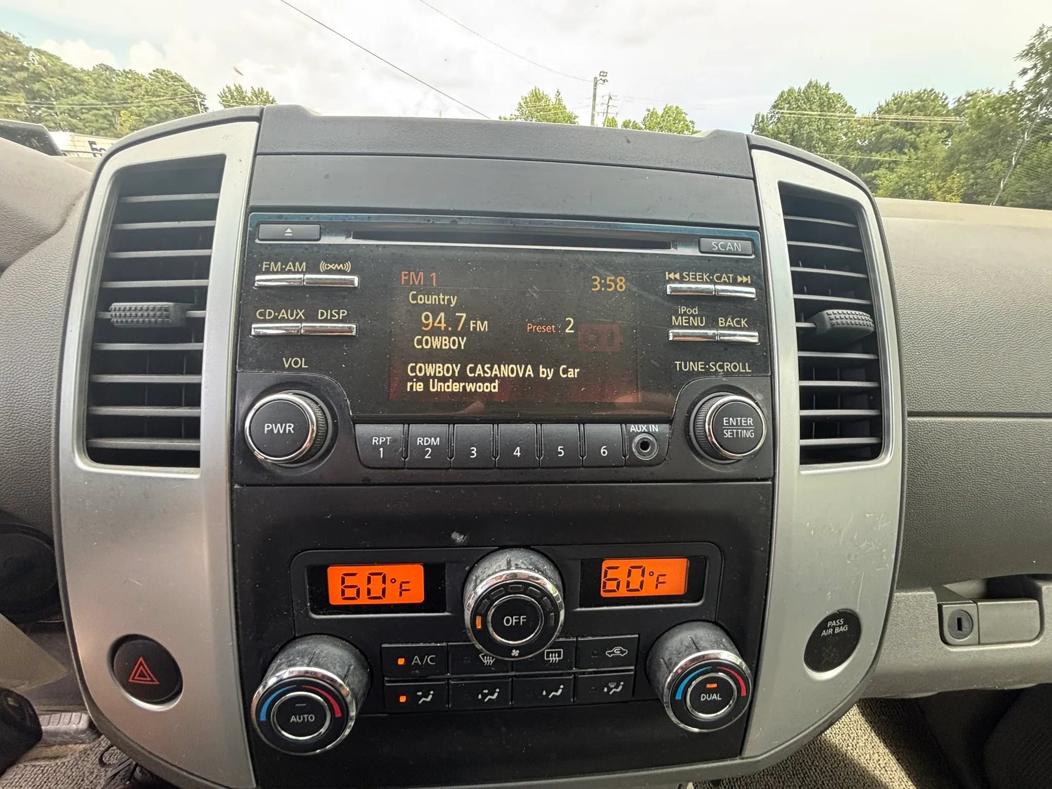Used 2013 Nissan Frontier SV w/ SV Value Truck Pkg RWD image 15