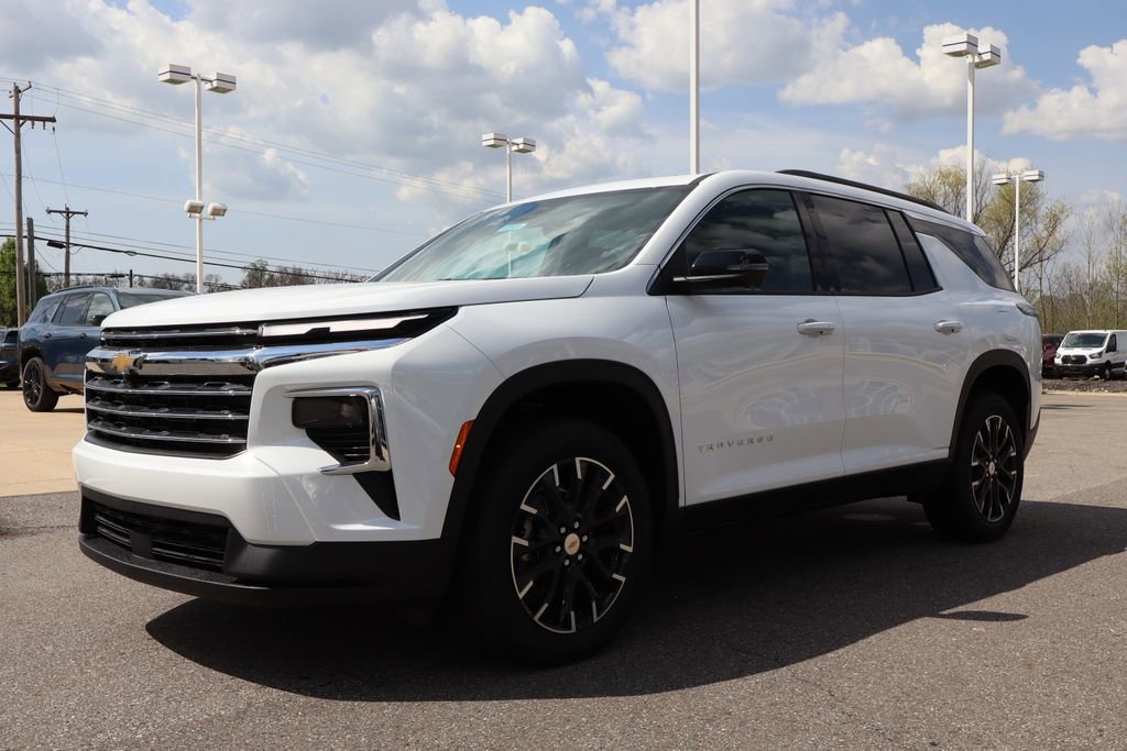 New 2026 Chevrolet Traverse LT w/ Sun and Wheel Package AWD/4WD image 10