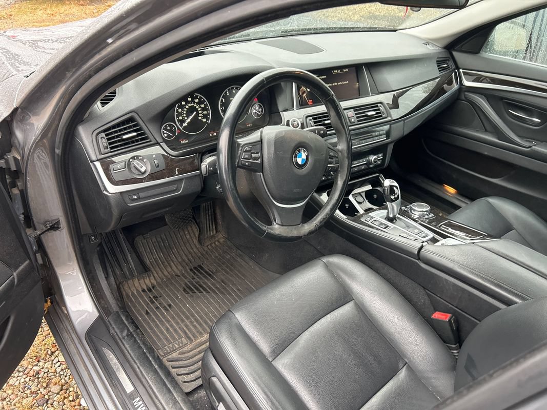 Used 2015 BMW 528i xDrive Sedan AWD/4WD image 2