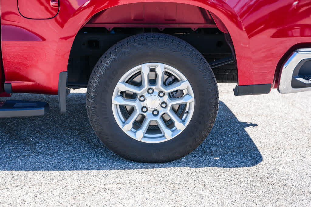 Used 2023 Chevrolet Silverado 1500 LT AWD/4WD image 10