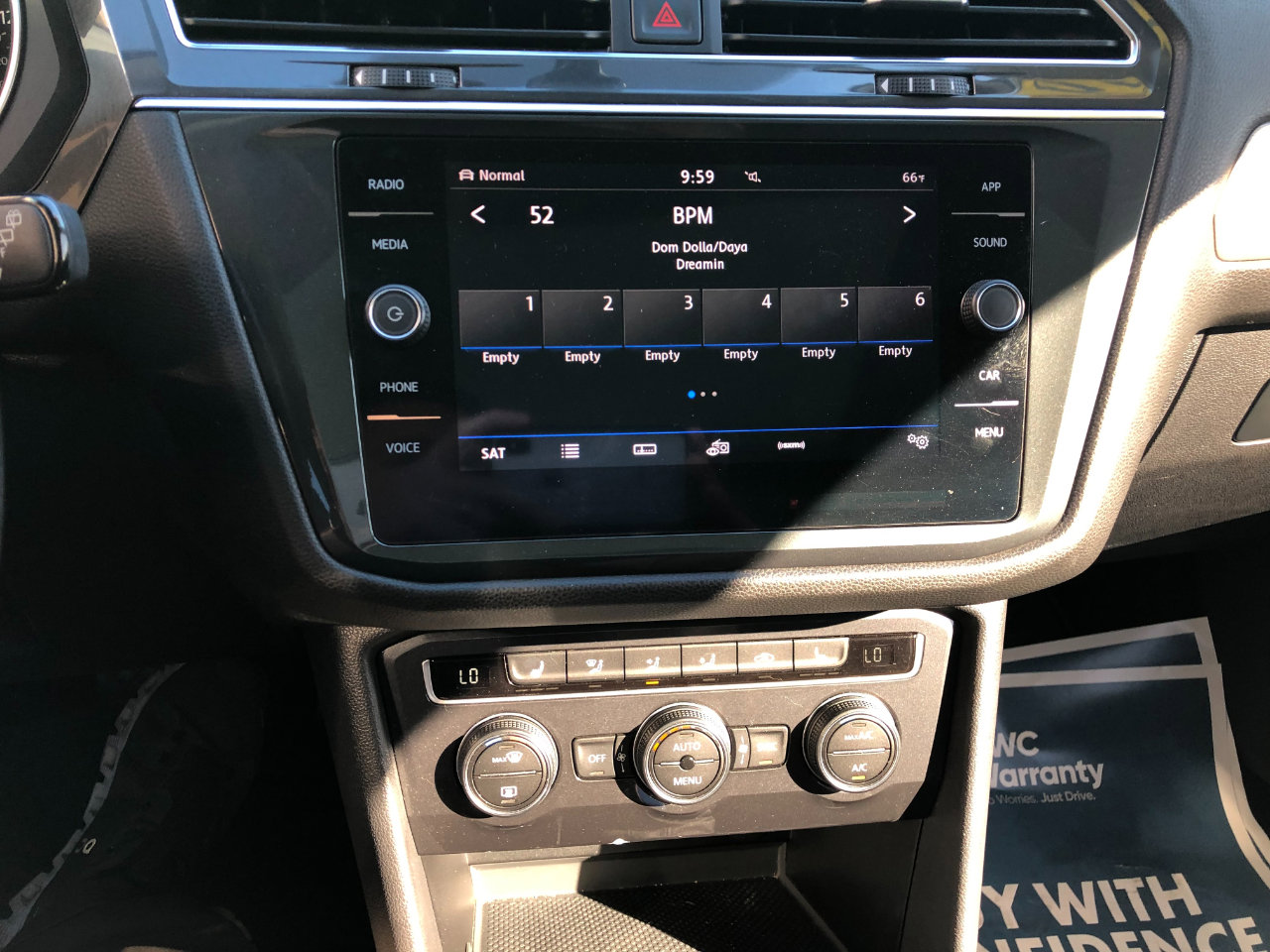 Used 2019 Volkswagen Tiguan SE w/ Panoramic Sunroof Package image 19