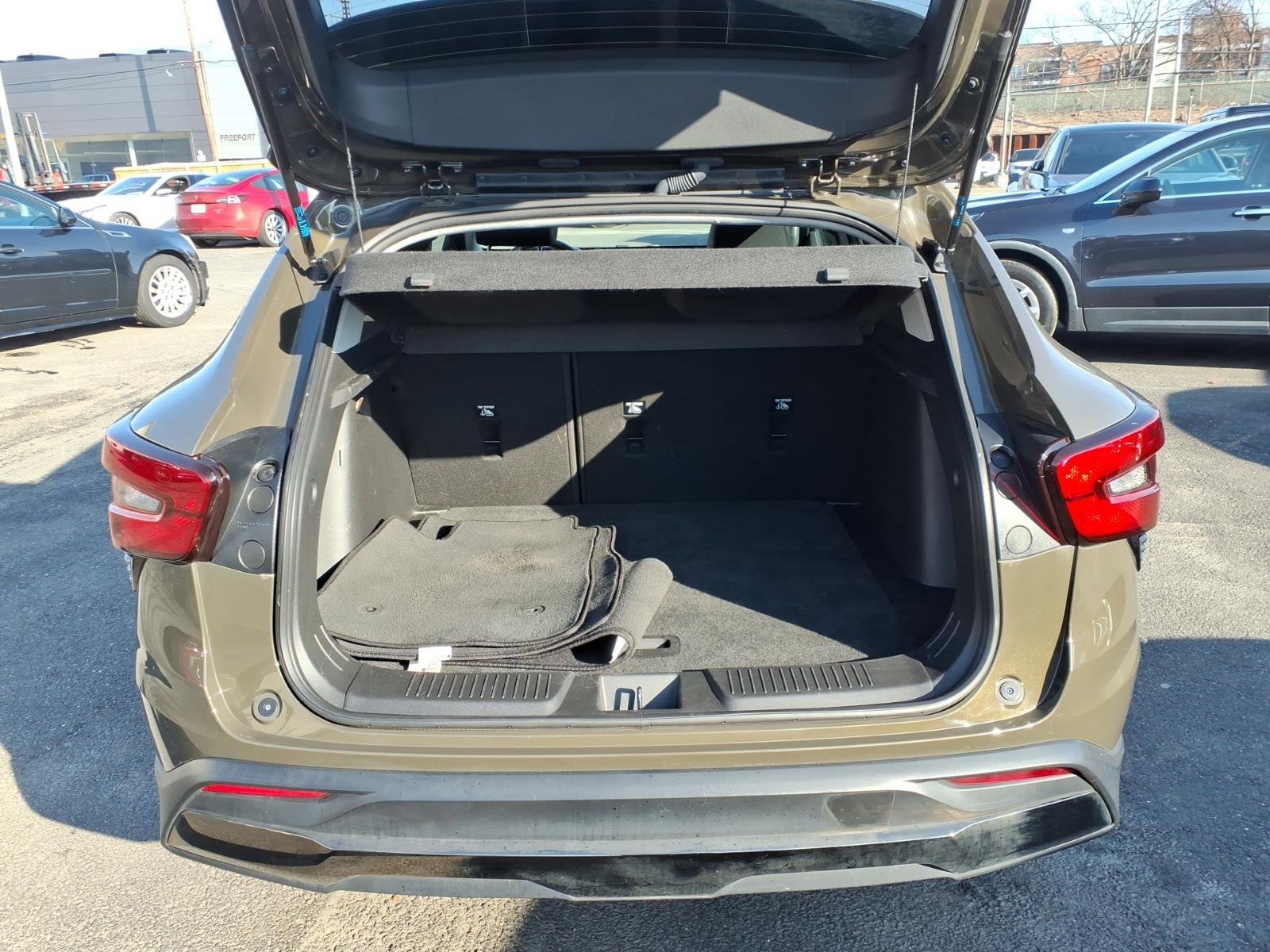Used 2024 Chevrolet Trax ACTIV w/ Sunroof Package FWD image 12