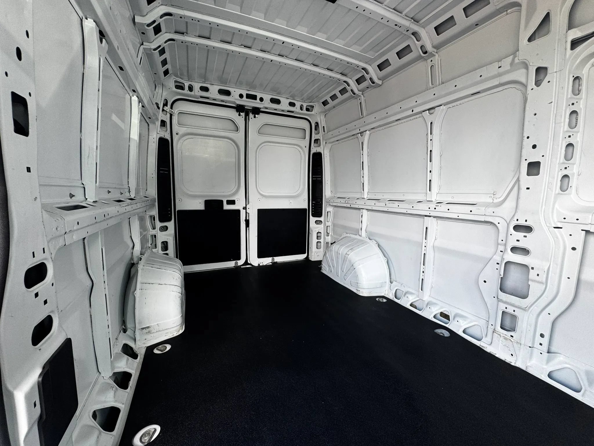 Used 2025 RAM ProMaster 2500 w/ Convenience Group FWD image 24