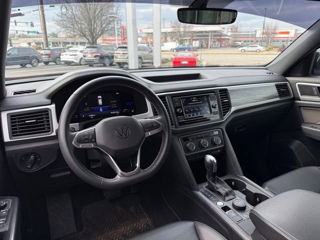Used 2022 Volkswagen Atlas Cross Sport SE image 17