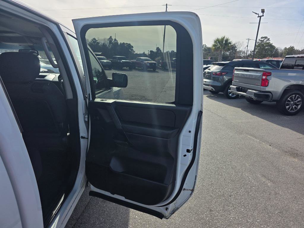 Used 2012 Nissan Titan SV w/ SV Value Truck Pkg image 12