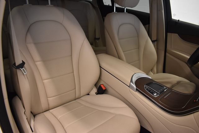 Used 2022 Mercedes-Benz GLC 300 4MATIC image 6