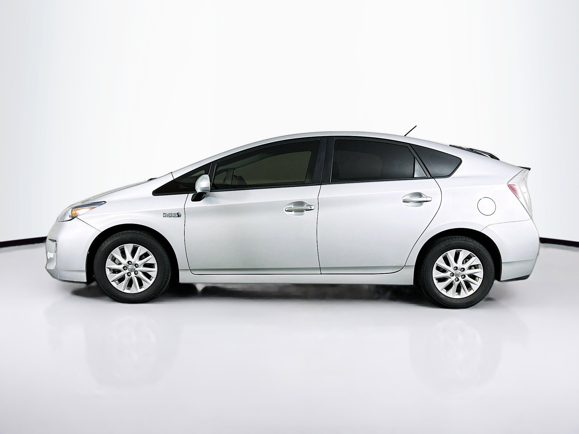 Used 2014 Toyota Prius Prime Plug-In Hybrid image 4