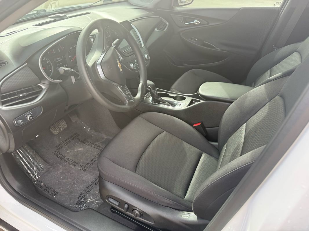 Used 2024 Chevrolet Malibu LS w/ Driver Confidence Package image 9