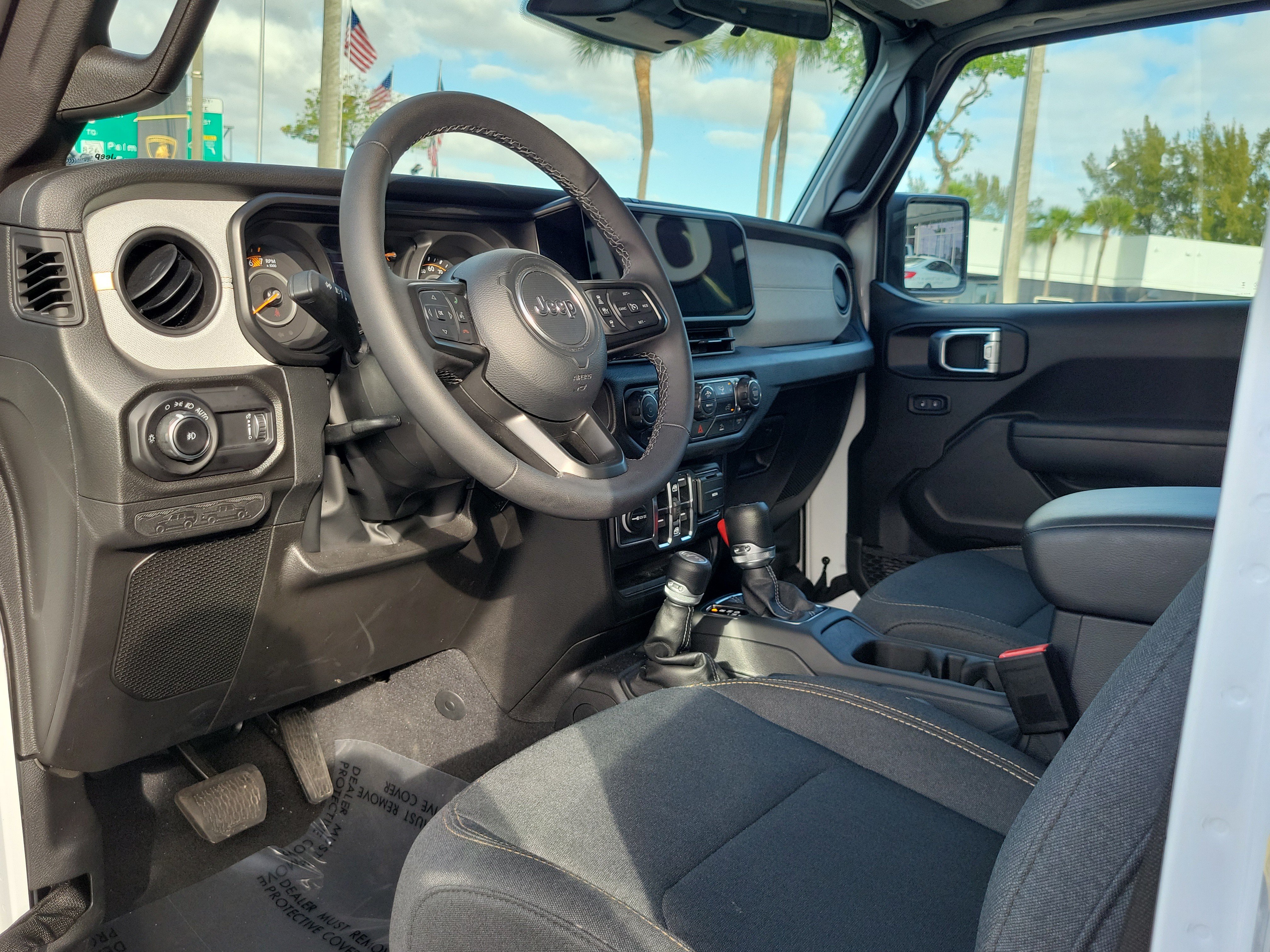 Used 2025 Jeep Wrangler Unlimited Sport AWD/4WD image 9