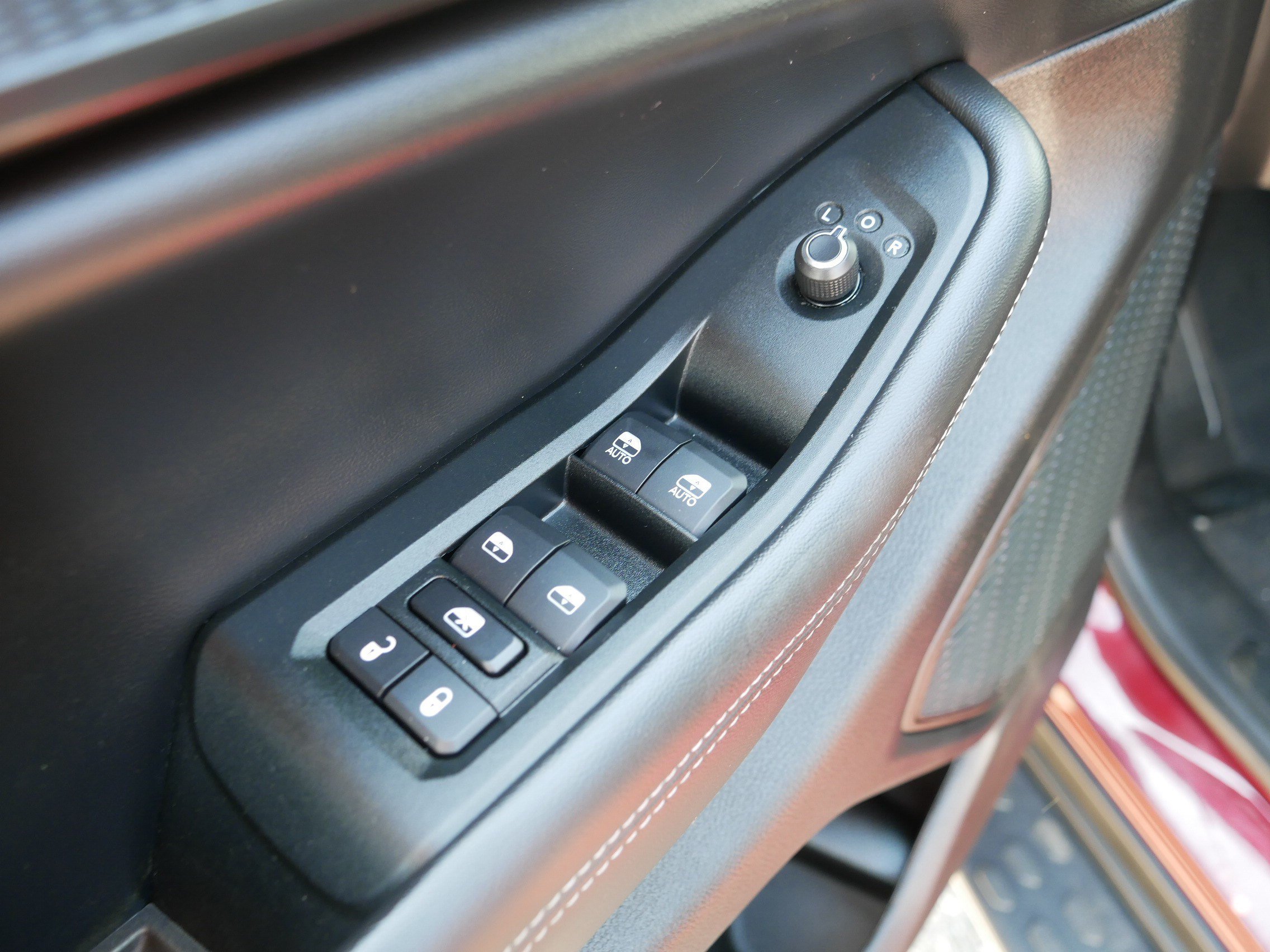 Used 2024 Jeep Grand Cherokee L Altitude AWD/4WD image 19