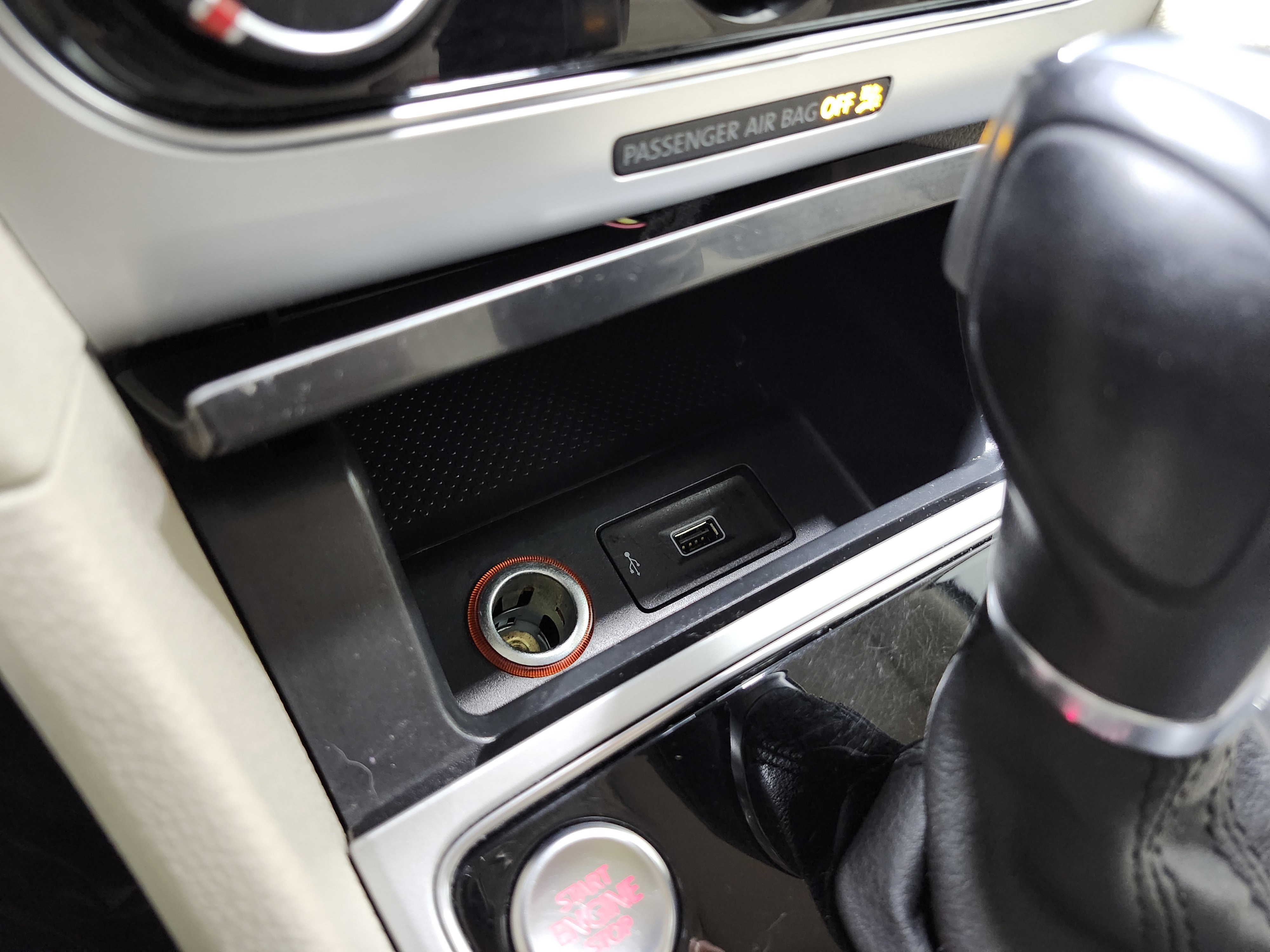 Used 2019 Volkswagen Passat 2.0T Wolfsburg w/ Wheels & Sunroof Package image 9