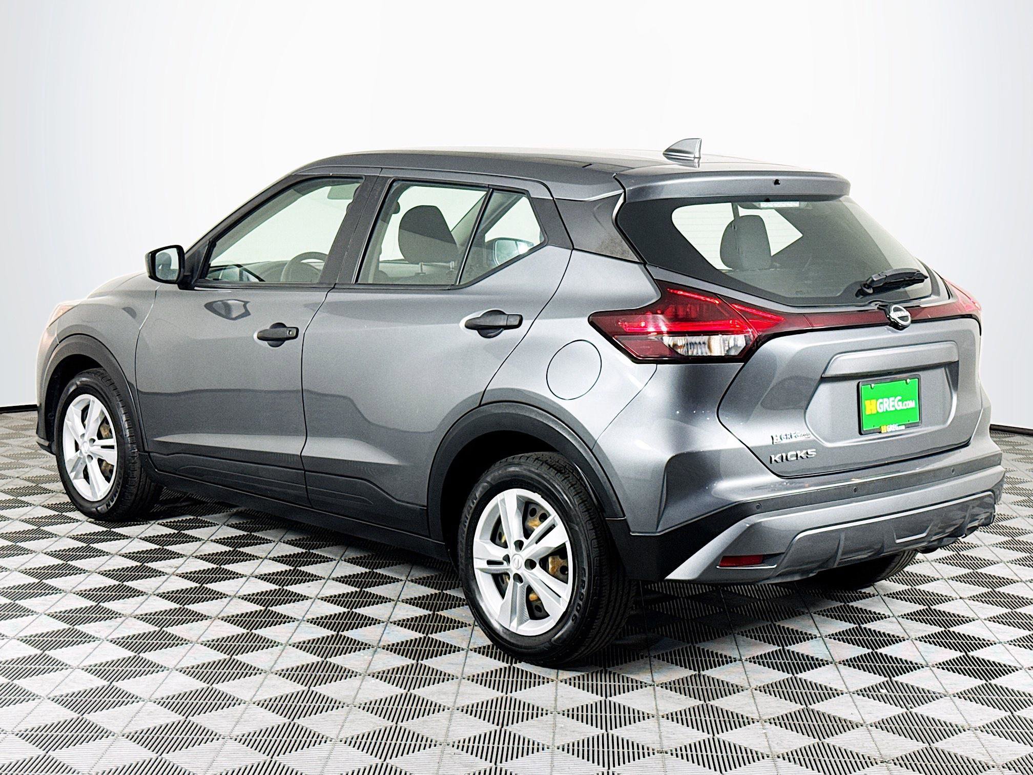 Used 2022 Nissan Kicks S image 6