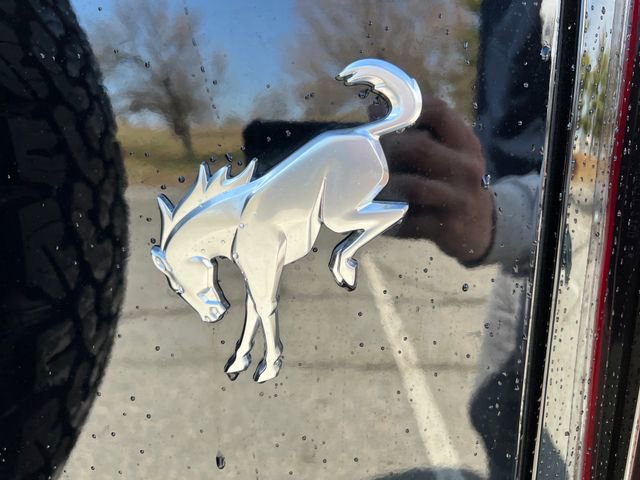 Used 2025 Ford Bronco Badlands image 40