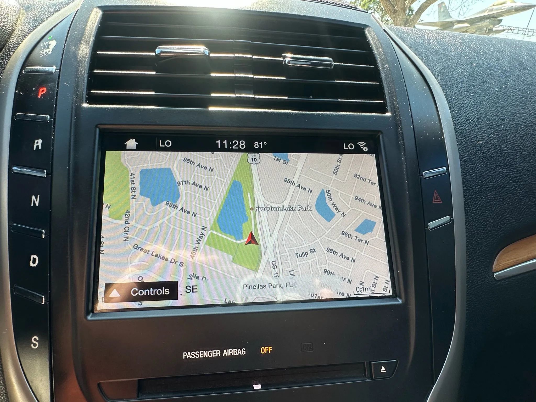 Used 2017 Lincoln MKC Select image 24