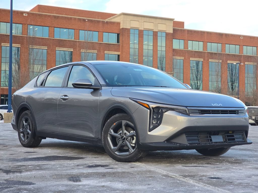 New 2025 Kia K4 LXS
