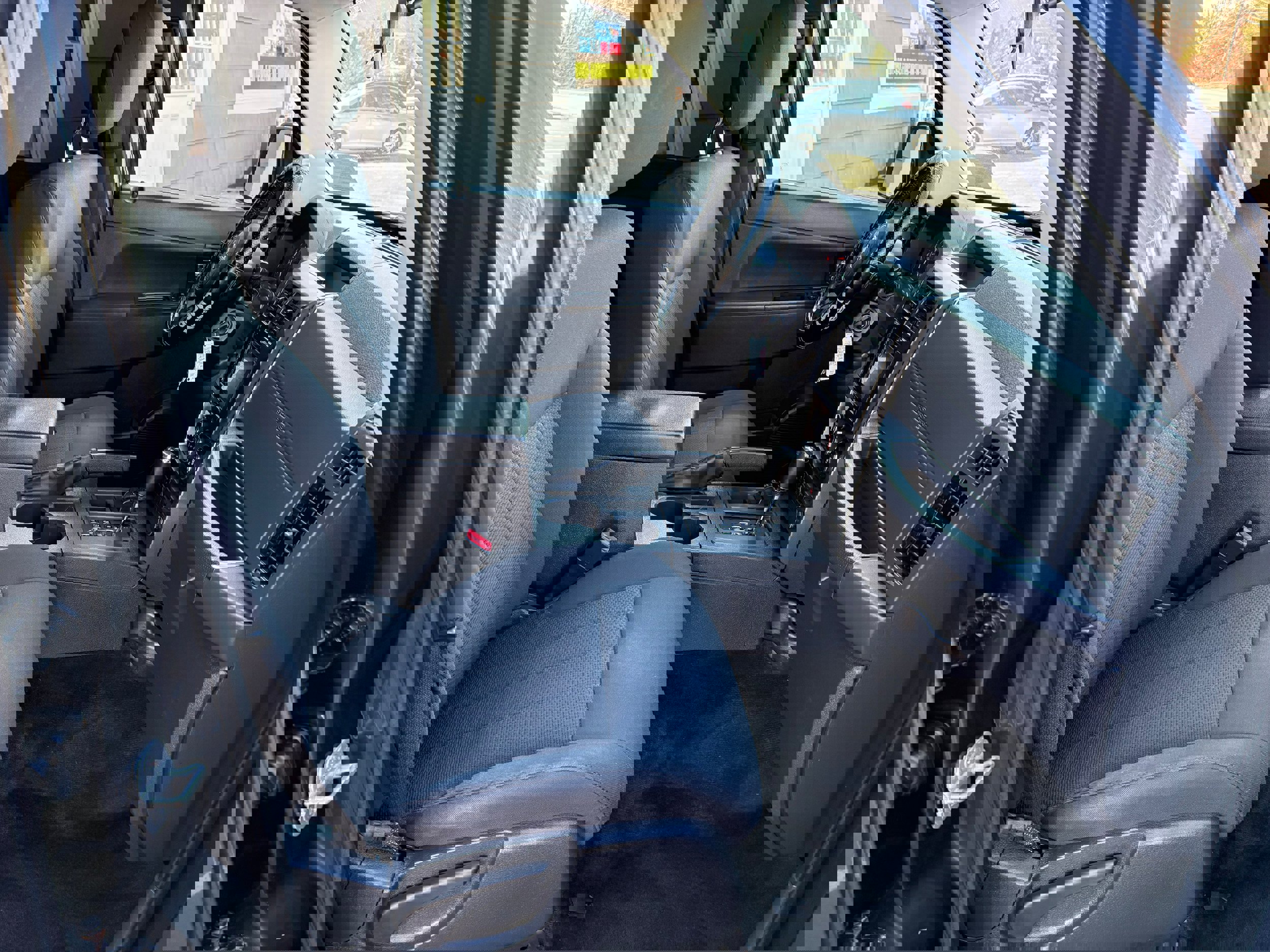 Used 2011 Jeep Liberty Sport image 22