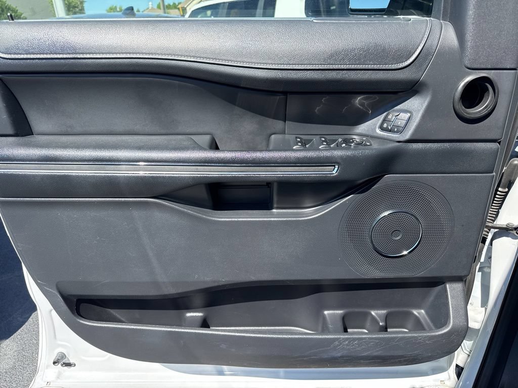 Used 2024 Ford Expedition XLT AWD/4WD image 11