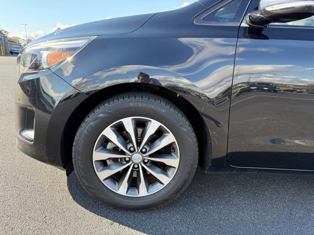 Used 2017 Kia Sedona SX image 24