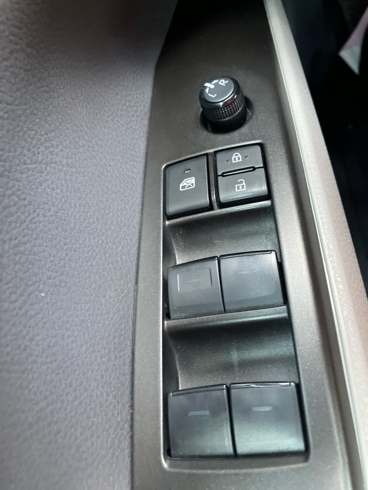 Used 2024 Toyota Camry LE FWD image 12