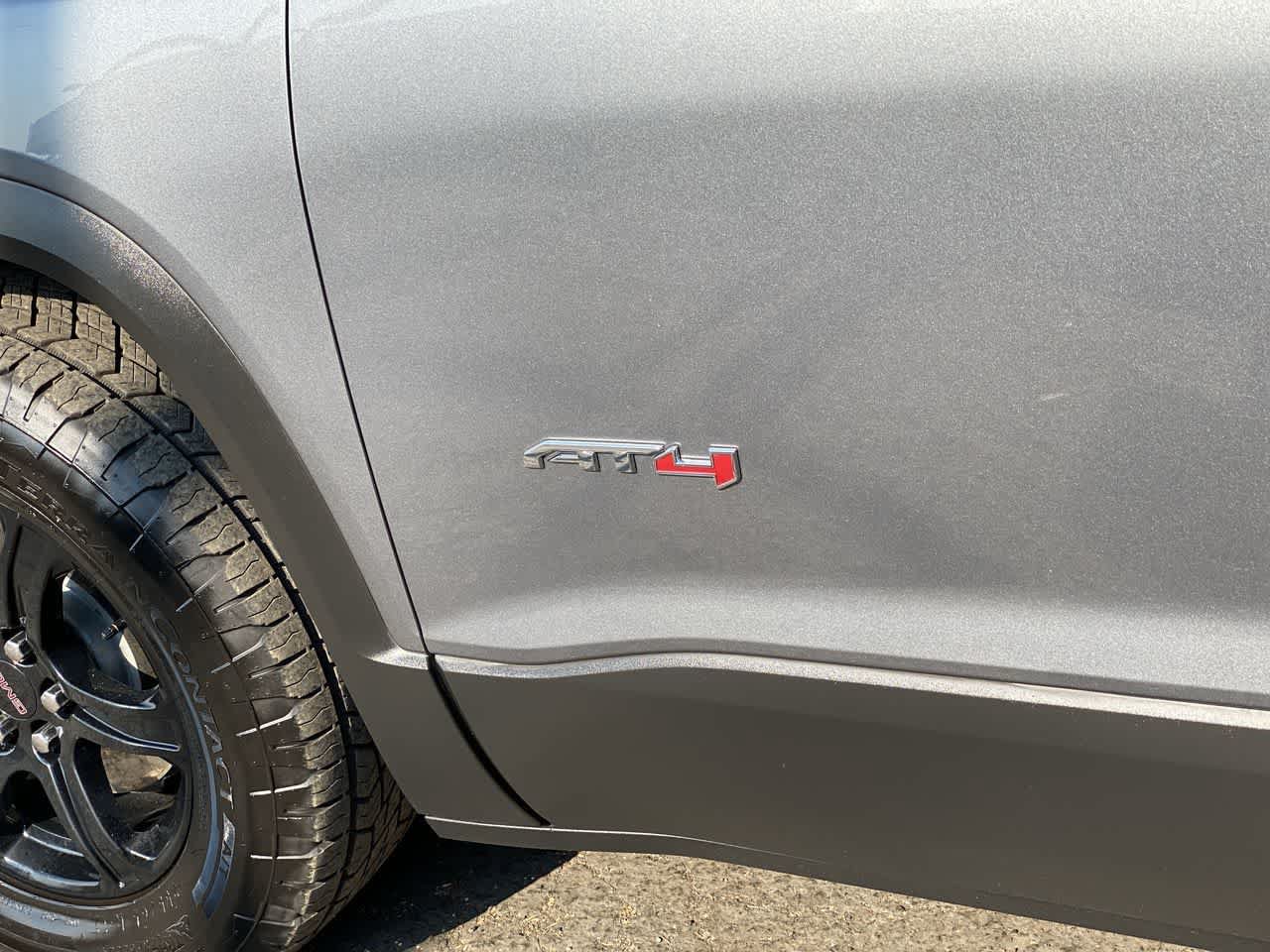 Used 2021 GMC Acadia AT4 w/ Technology Package AWD/4WD image 10